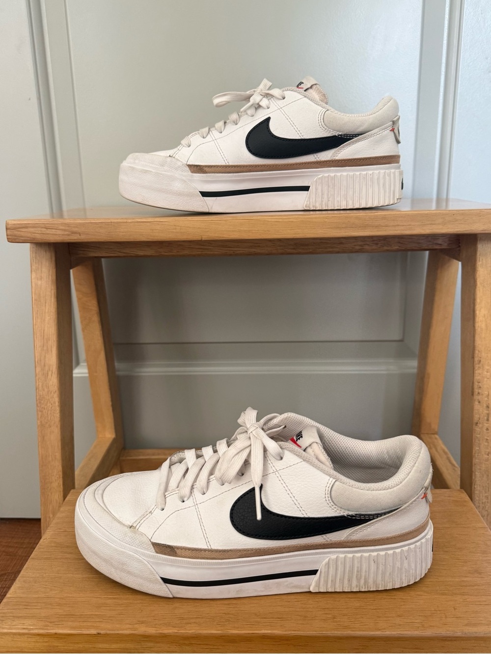 Nike Court Legacy Lift Size 8 White Sneakers - Picture 2 of 6